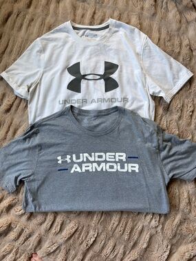 Under Armour White & Gray Men’s Short Sleeve Logo Tees (Set of 2)